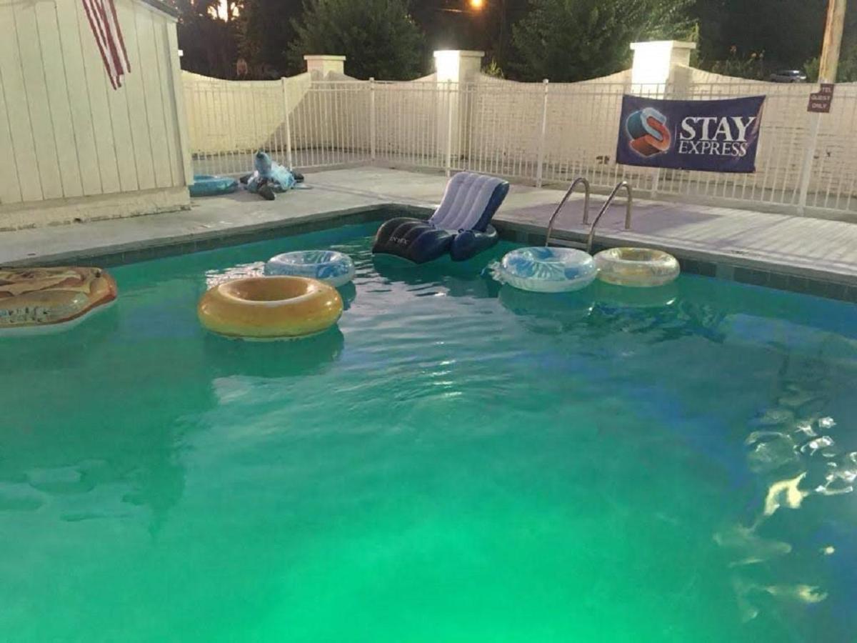 Stay Express Inn & Suites Demopolis ภายนอก รูปภาพ